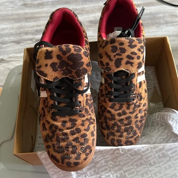 Steve Madden Madrid Leopard Print Sneakers with Black Laces. Size 10 - Picture 10 of 14